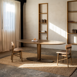 Drewniany owalny stół jadalniany