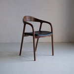 Krzesło Koral - czarna skóra, orzech