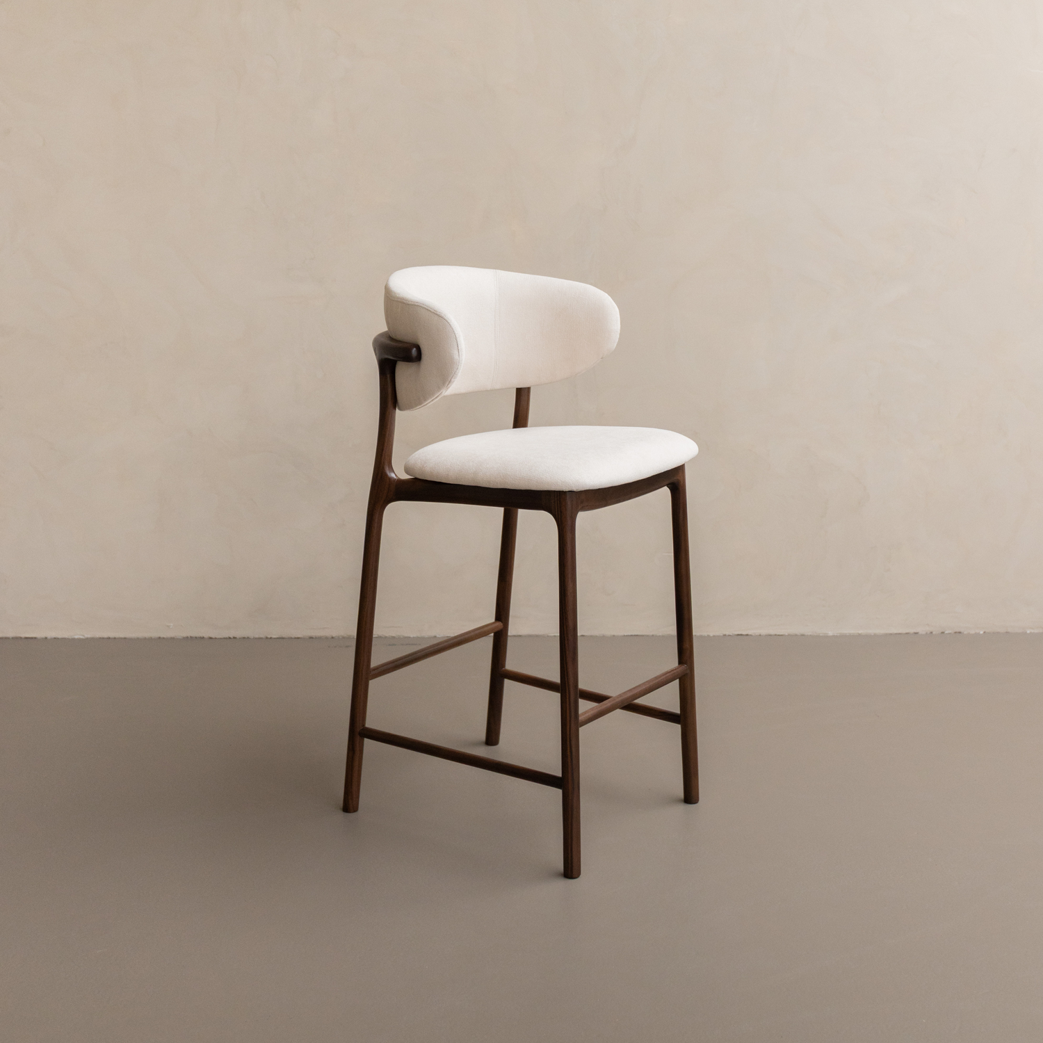 Hoker Koral - drewno orzechowe, tkanina biała