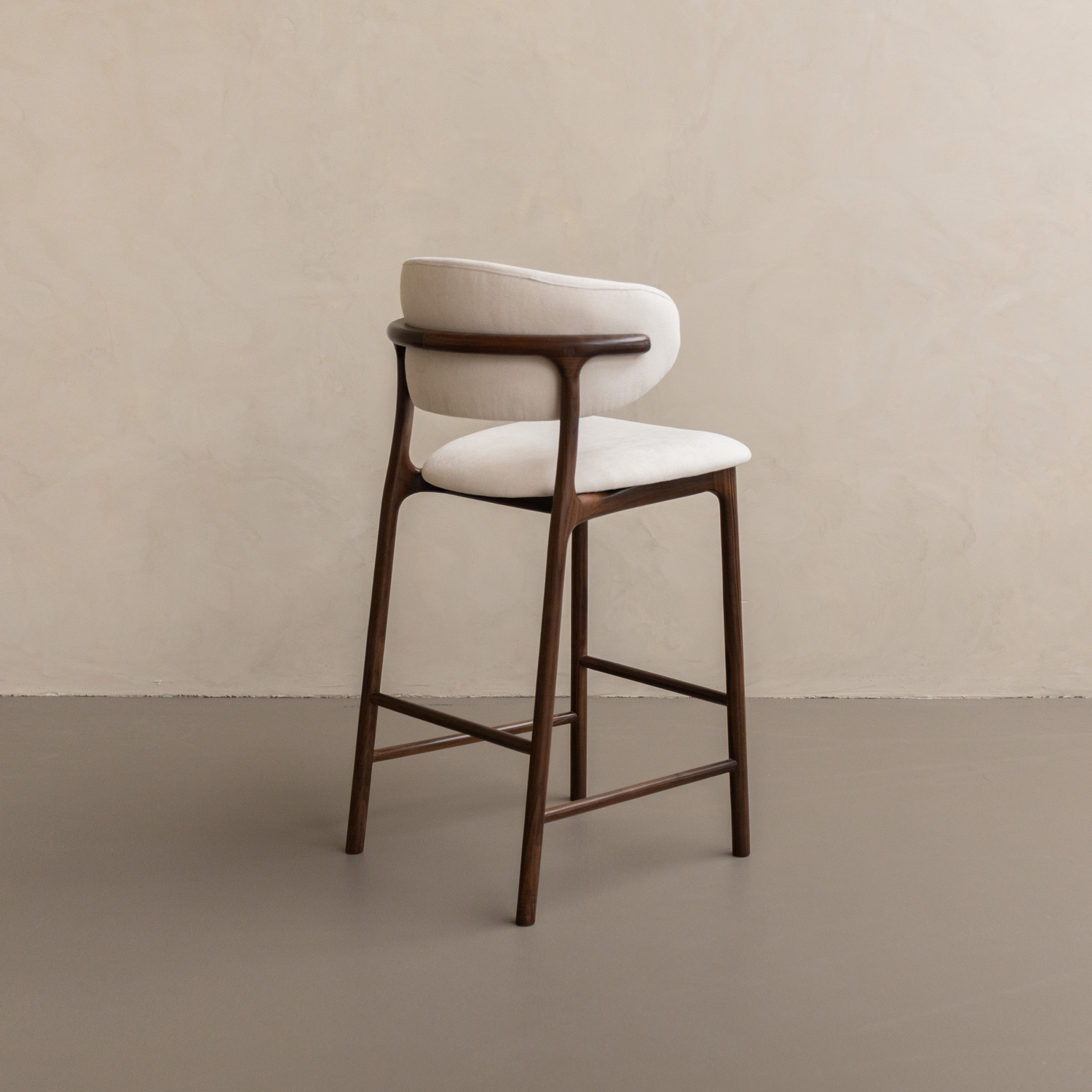 Hoker Koral - drewno orzechowe, tkanina biała