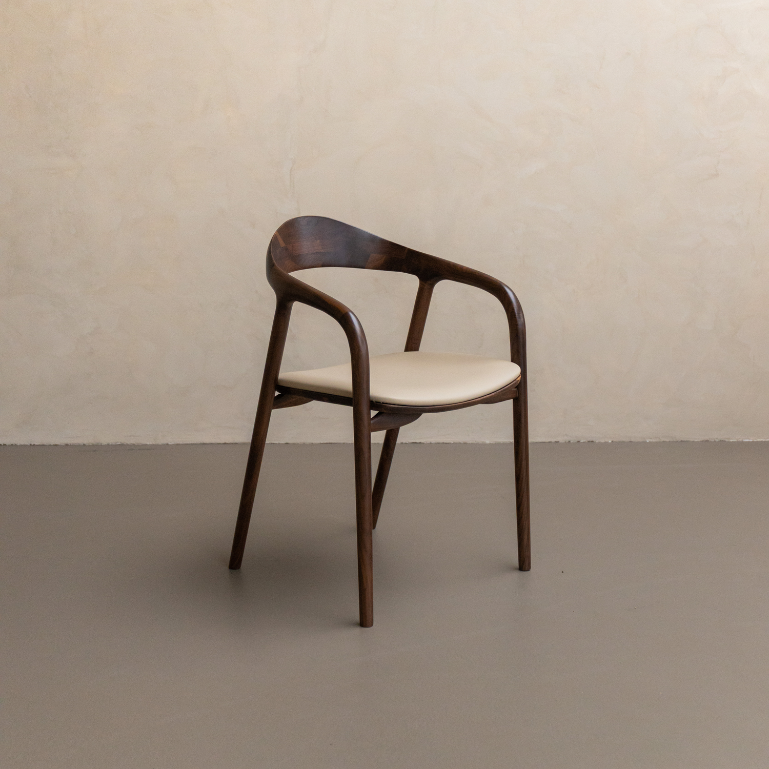 Krzesło Koral do jadalni - beżowa skóra, orzech