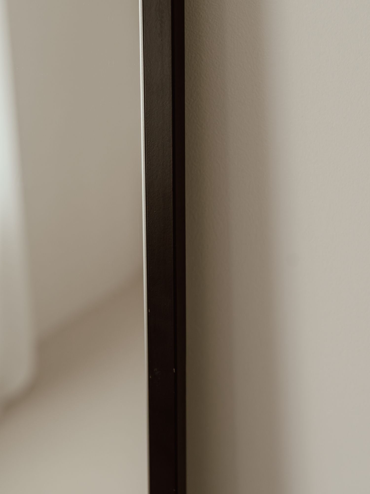 Duże Lustro Podłogowe w Kratę 180x80 Czarne