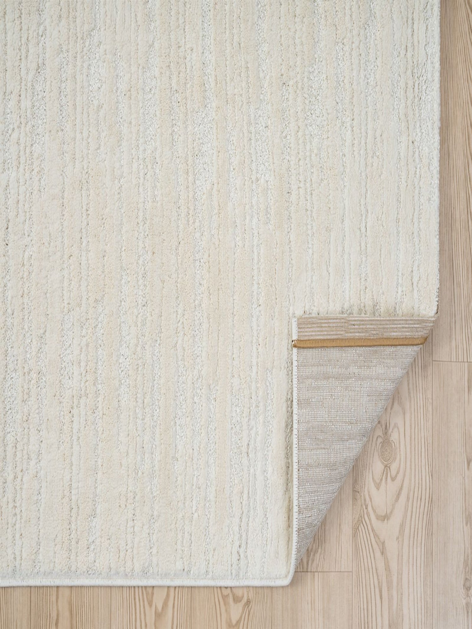 Dywan w kolorze kremowym Liva